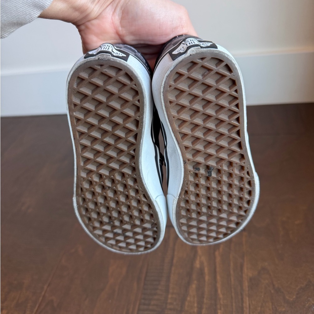 Kids Vans Classic Checkered Slip-On Sneakers - Picture 6 of 7